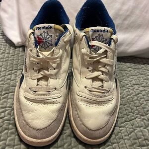 Reebok vintage inspired tennis shoes. Size 10.5